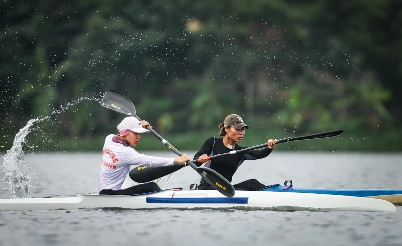 Một buổi tập luyện của đội tuyển rowing Việt Nam chuẩn bị cho SEA Games 31.