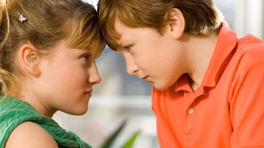 Trẻ có thể thiếu tôn trọng mọi người trong lúc nóng giận.