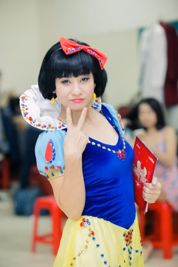 Điểm danh những MC bị gắn mác ‘thảm họa’ năm 2014 ảnh 14 Điểm danh những MC bị gắn mác ‘thảm họa’ năm 2014 ảnh 14