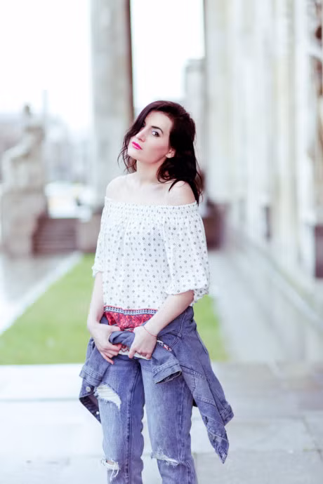 5 kieu trang phuc he khong bao gio loi mot - Anh 7