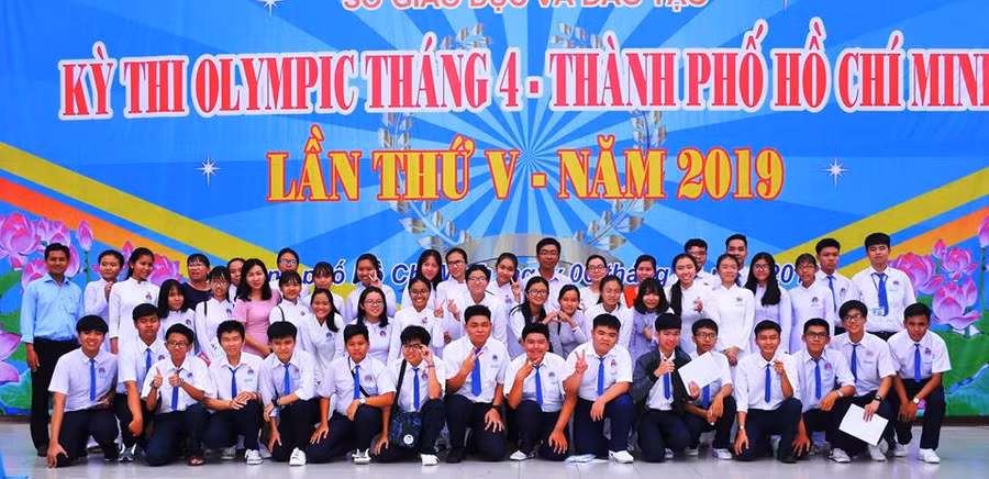 Đội HS Trường THPT Nguyễn Đình Chiểu (TP Mỹ Tho, Tiền Giang) tham gia kỳ thi
