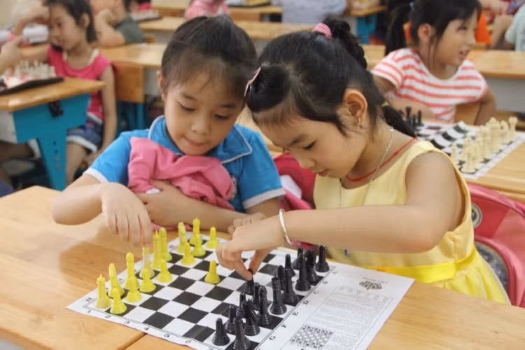 Học sinh tiểu học tham gia hoạt động hè với hình thức các câu lạc bộ ở trường. Ảnh minh họa