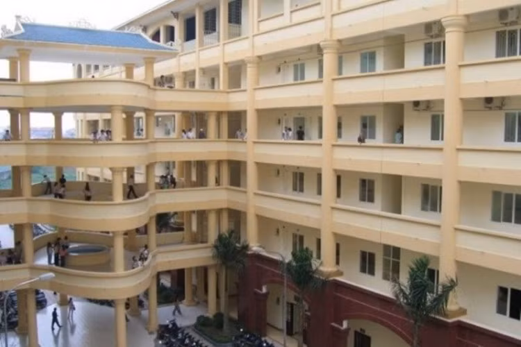 Một góc khuôn viên Trường ĐH Kinh doanh và Công nghệ Hà Nội. Ảnh: Internet