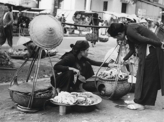 Những món ăn từ gánh hàng rong xưa. 