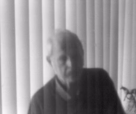 Bien cu khoai tay thanh may anh phim 35mm - Anh 4