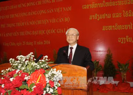 Quan he Viet – Lao: tai san chung vo gia, quy luat song con cua hai dan toc - Anh 1