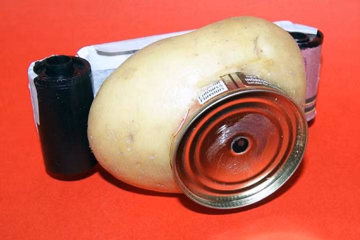 Biến củ khoai tây thành máy ảnh phim 35mm