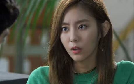 Toi da chet dieng khi thay xap giay nay duoi goi me chong - Anh 1