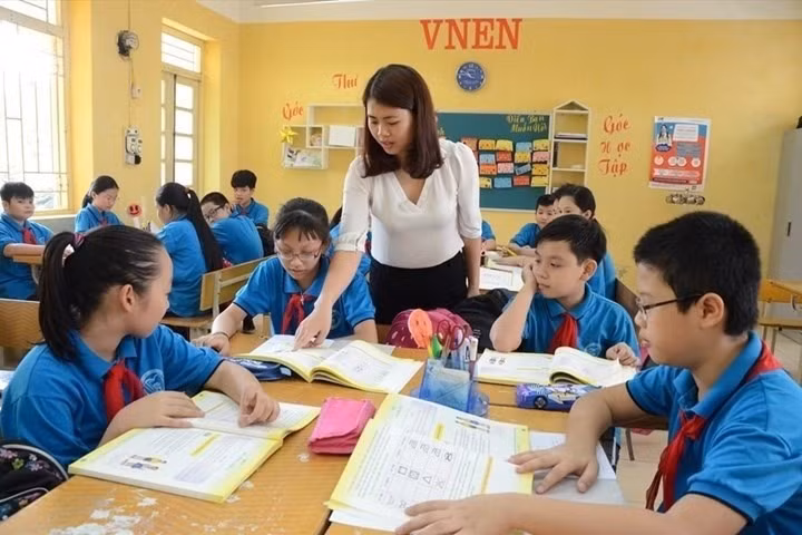 GV, với tinh thần nghiêm túc học tập, sau khi được bồi dưỡng từ chương trình này sẽ được cung cấp, cập nhật kiến thức, kỹ năng nghề nghiệp, nâng cao năng lực chuyên môn, nghiệp vụ, đáp ứng tiêu chuẩn CDNN hạng cao hơn. Ảnh minh họa/INT