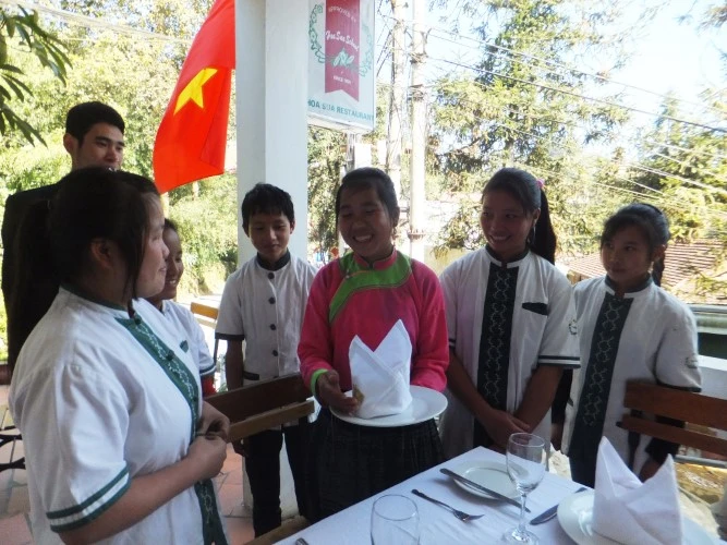 Được đào tạo nghề dịch vụ du lịch, LĐNT có thêm cơ hội tăng thu nhập và phát triển mô hình du lịch cộng đồng tại địa phương.