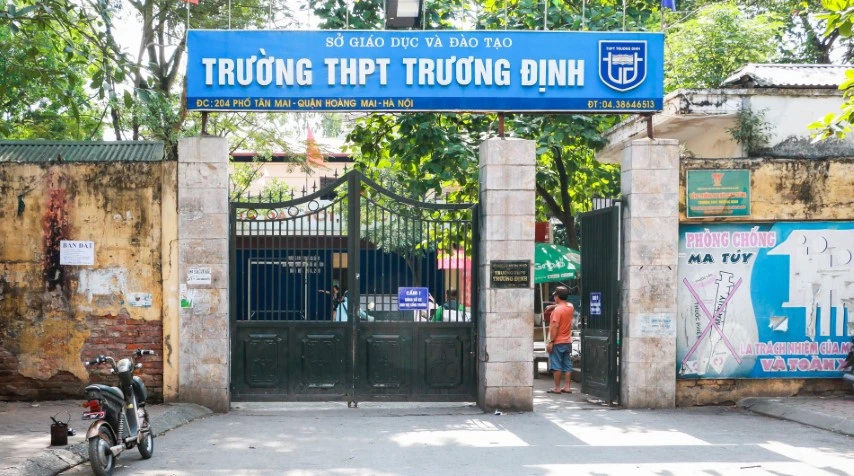 Trường THPT Trương Định (quận Hoàng Mai, Hà Nội) khi chưa được xây mới. Ảnh minh họa