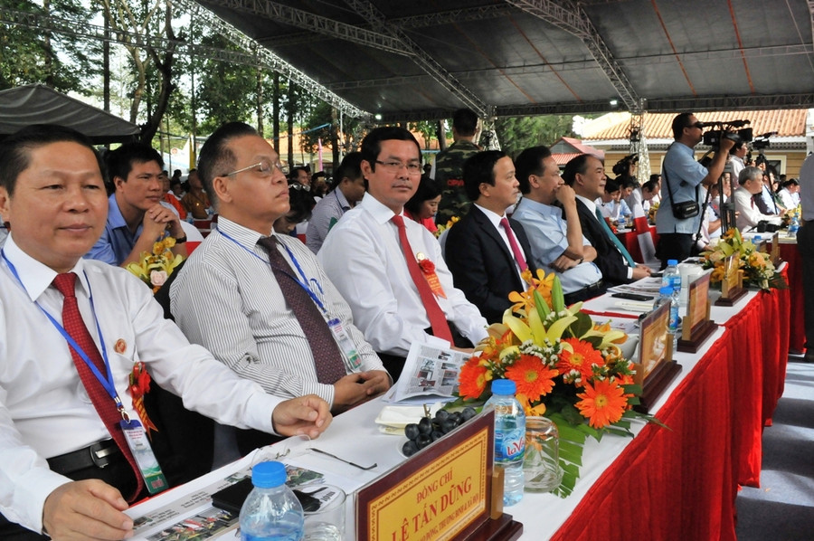 Đại biểu các bộ, ngành Trung ương đến dự buổi lễ