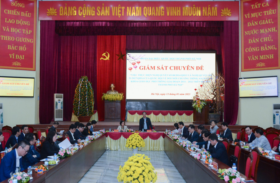 Đoàn ĐBQH TP.Hà Nội giám sát chuyên đề việc thực hiện Nghị quyết của Quốc hội về đổi mới chương trình, SGK GDPT tại huyện Ứng Hòa.