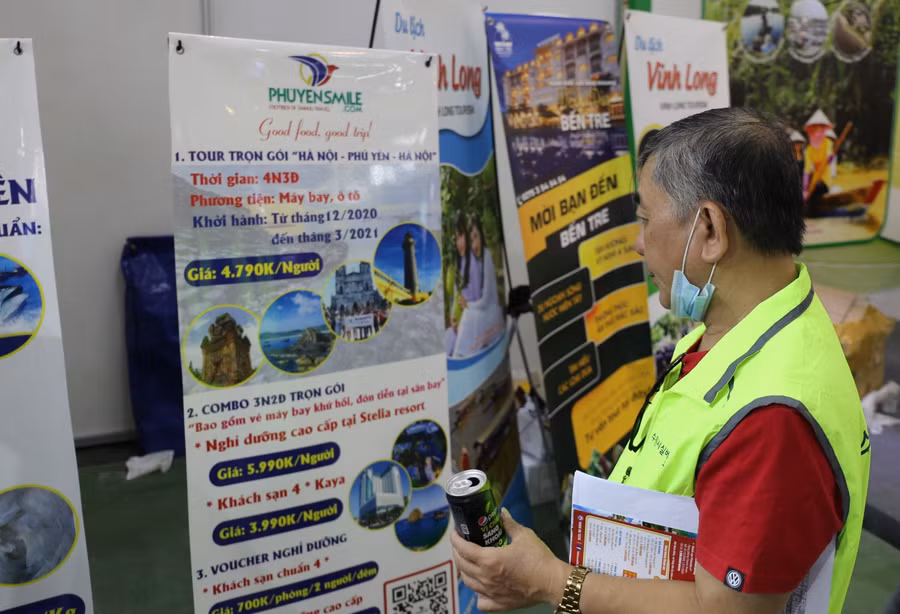 Tour du lịch trọn gói Hà Nội – Phú Yên 3 ngày 2 đêm chỉ với giá 3.990.000 đồng. Thực hiện mục tiêu kích cầu phục hồi du lịch, các doanh nghiệp đăng ký tham gia đều sẵn sàng các gói kích cầu hấp dẫn với số lượng vé máy bay và tour giảm giá tương đương năm 2019. Trong đó, có những gói giảm giá sâu từ 30 - 40%, nhưng cũng có sản phẩm chủ yếu là nâng cấp về chất lượng dịch vụ.