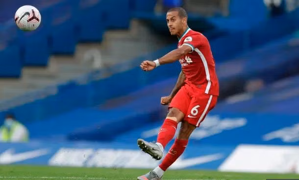 Thiago Alcantara mắc Covid-19.