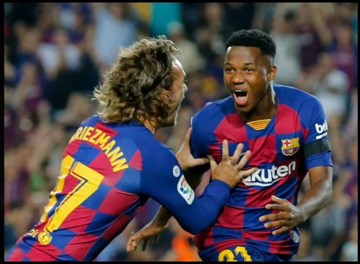 Ngôi sao 17 tuổi Fati đã “buộc chặt” tương lai lâu dài với Barca.