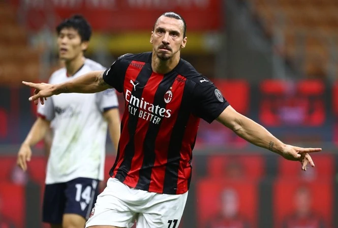 Lão tướng Ibrahimovic liên tục nổ súng trong màu áo AC Milan dù sắp 39 tuổi.