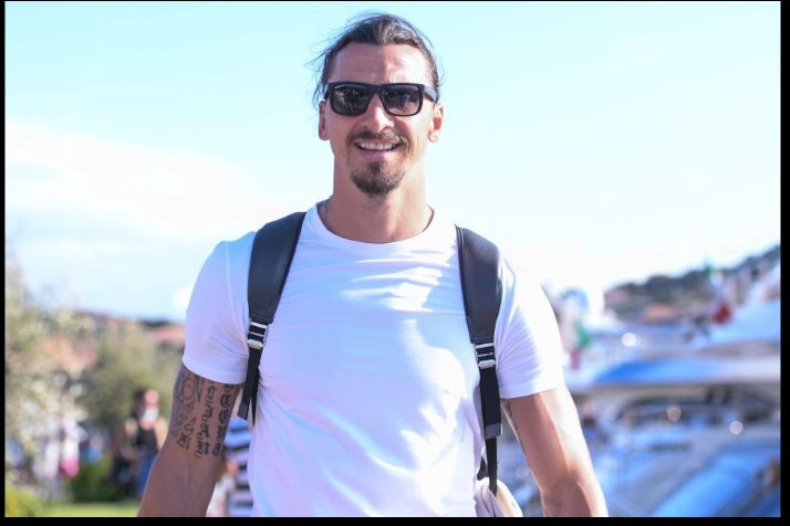 Chân sút người Thuỵ Điển sẽ mang áo số 11 tại AC Milan mùa này.