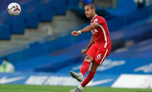 Thiago Alcantara mắc Covid-19.