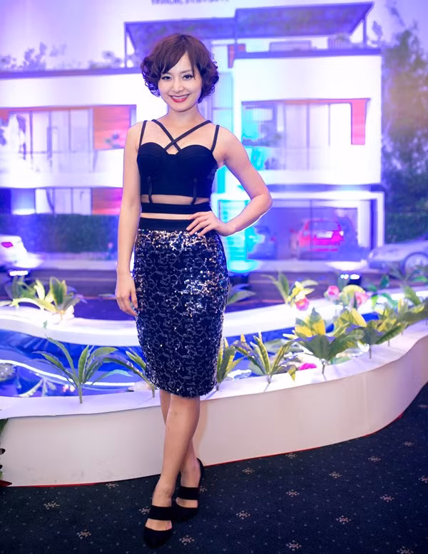 Hoài Linh quỳ gối cầu hôn nghệ sỹ Hồng Vân ảnh 9