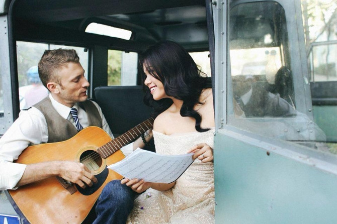 Ca sĩ Phương Vy khoe ảnh cưới lãng mạn với bạn trai Tây - Ảnh 2 Ca sĩ Phương Vy khoe ảnh cưới lãng mạn với bạn trai Tây - Ảnh 2