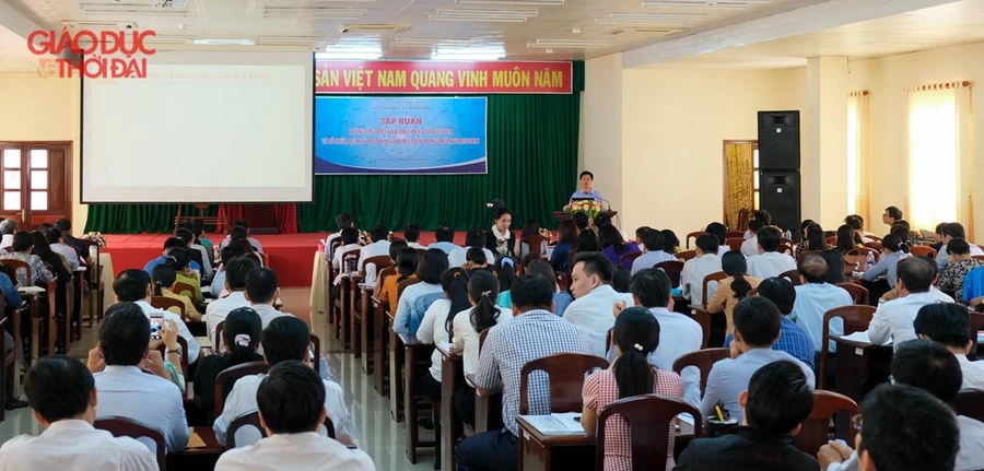 Quang cảnh buổi tập huấn.