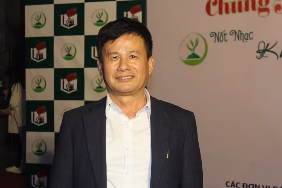 Doanh nhân - luật sư - tiến sĩ Phạm Hồng Điệp, Chủ tịch HĐQT công ty CP Shinec mong muốn thông qua chương trình nghệ thuật này gửi tới các em học sinh những kinh nghiệm, kỹ năng sống quý báu...