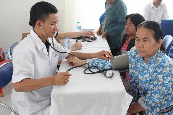 Đẩy mạnh chương trình chăm sóc sức khỏe người cao tuổi