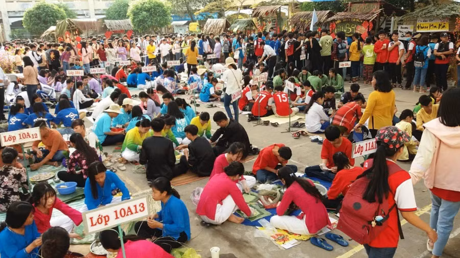 Hiện nay, giáo dục kỹ năng sống cho học sinh được nhà trường, phụ huynh đặc biệt quan tâm. Hiện nay, giáo dục kỹ năng sống cho học sinh được nhà trường, phụ huynh đặc biệt quan tâm.