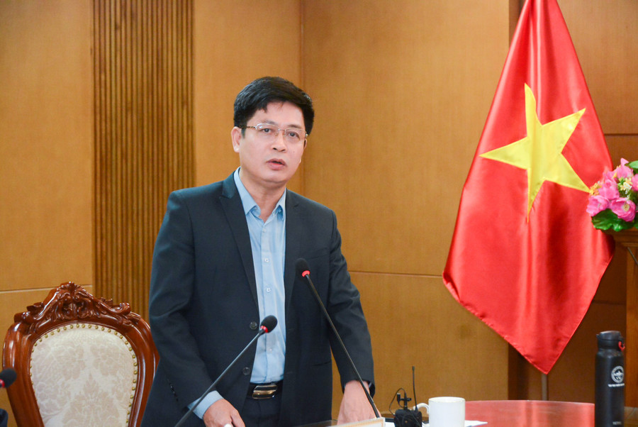 Vụ trưởng Vụ Giáo dục Trung học Nguyễn Xuân Thành phát biểu. Vụ trưởng Vụ Giáo dục Trung học Nguyễn Xuân Thành phát biểu.