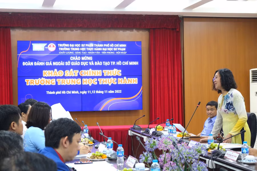 Trường ĐHSP Hồ Chí Minh đón đoàn đánh giá ngoài Sở GD&amp;ĐT TP HCM. Ảnh ITN.