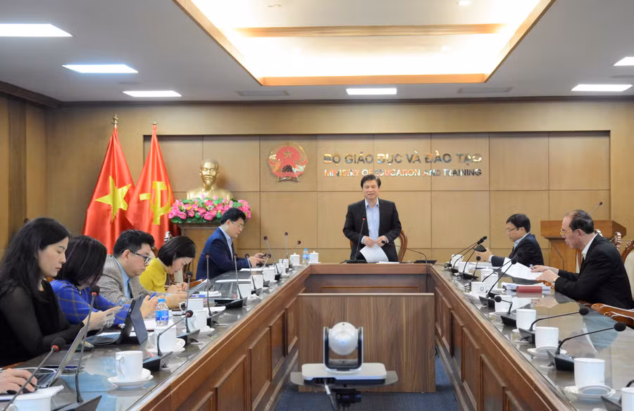 Thứ trưởng Nguyễn Hữu Độ chủ trì buổi làm việc.