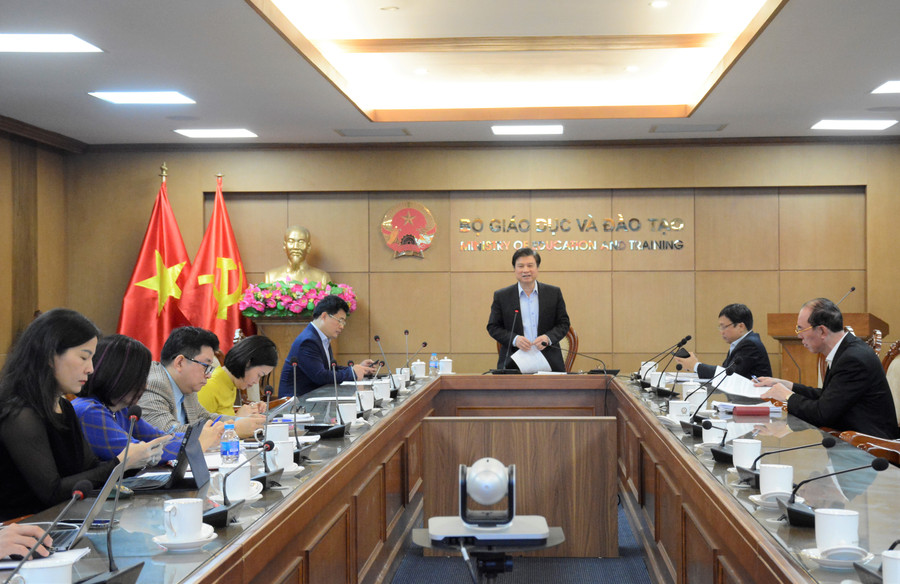 Thứ trưởng Nguyễn Hữu Độ chủ trì buổi làm việc.