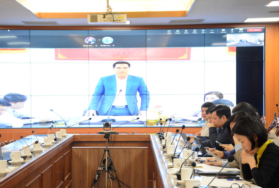 Họp trực tuyến giữa Bộ GD&ĐT với Sở GD&ĐT Đắk Nông về giám sát thực hiện đổi mới CT, SGK GDPT. Họp trực tuyến giữa Bộ GD&ĐT với Sở GD&ĐT Đắk Nông về giám sát thực hiện đổi mới CT, SGK GDPT.