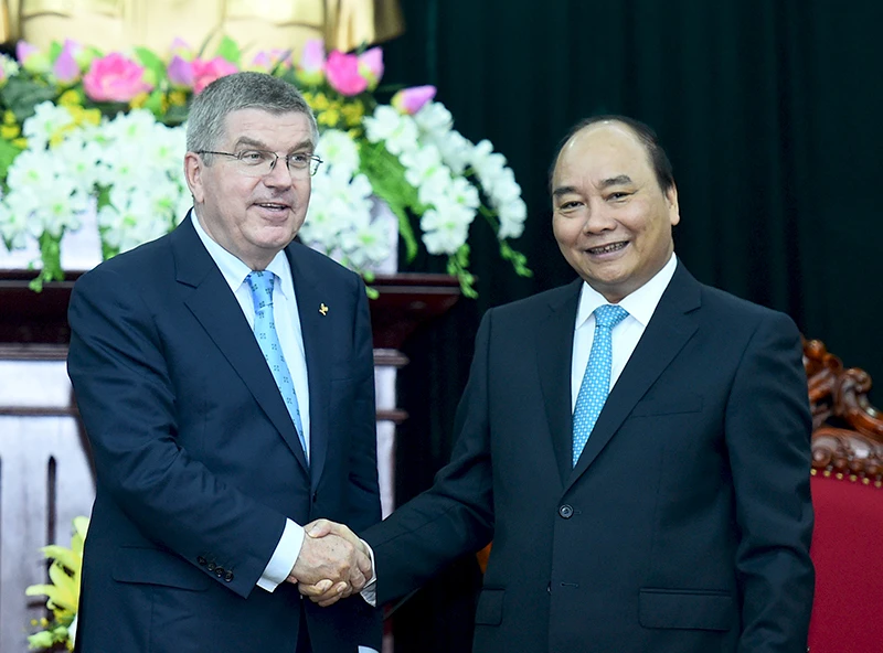 Thủ tướng Nguyễn Xuân Phúc tiếp Chủ tịch Ủy ban Olympic Quốc tế Thomas Bach