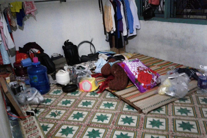 Chủ nhà trọ cầm dao khống chế Việt kiều