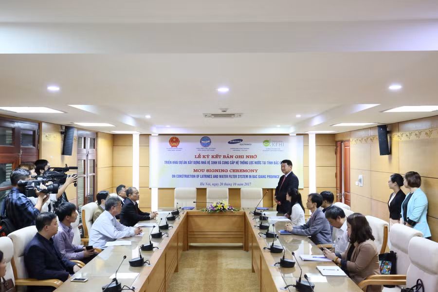 Ông Hyunwoo Bang - Phó Tổng Giám đốc Samsung Việt Nam - phát biểu tại buổi lễ