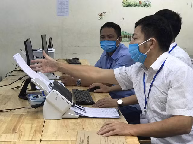 Thao tác chấm bài thi trắc nghiệm được kiểm soát nghiêm ngặt.