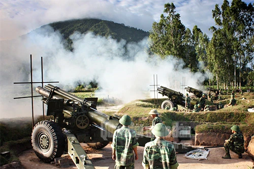 Xem tiêm kích Su-30 diệt mục tiêu, trực thăng bắn rốc két, pháo phòng không nhả đạn