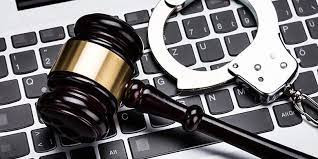 Luật bắt nạt trên mạng tại các bang ở Mỹ có sự khác biệt đáng kể. Luật bắt nạt trên mạng tại các bang ở Mỹ có sự khác biệt đáng kể.