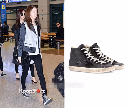 Yoona rất yêu thích giày sneaker bẩn. Yoona rất yêu thích giày sneaker bẩn.