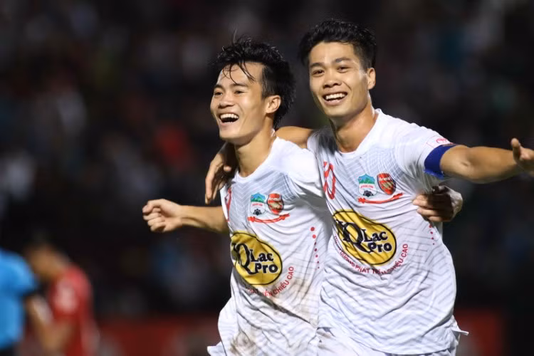 Văn Toàn - Công Phượng hứa hẹn sẽ trở thành cặp tiền đạo nguy hiểm của HAGL.