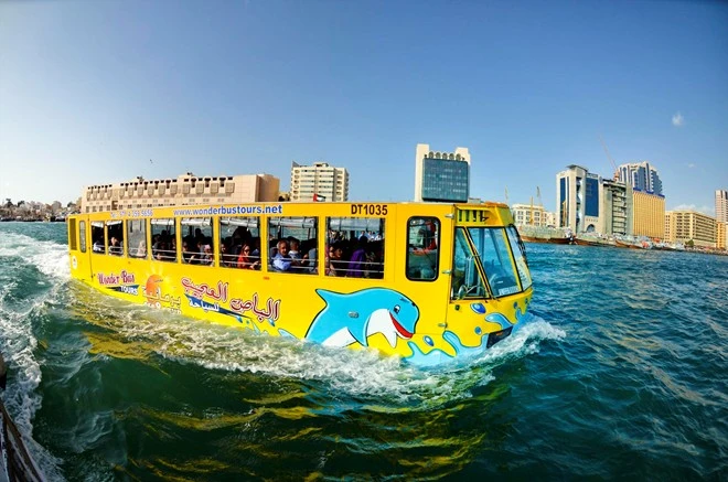 Wonder Bus là phương tiện vận tải du lịch được sử dụng tại Dubai từ 2002. Ảnh: Atlantadubai.