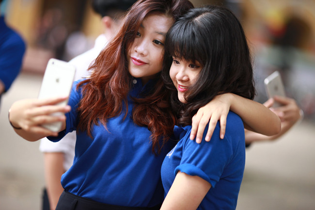 Nữ sinh Phan Đình Phùng quậy “tung” chụp ảnh kỷ yếu ảnh 16 Nữ sinh Phan Đình Phùng quậy “tung” chụp ảnh kỷ yếu ảnh 16