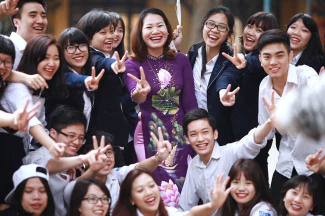 Nữ sinh Phan Đình Phùng quậy “tung” chụp ảnh kỷ yếu ảnh 22 Nữ sinh Phan Đình Phùng quậy “tung” chụp ảnh kỷ yếu ảnh 22