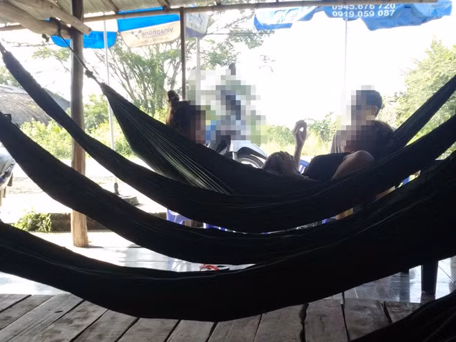 Cà phê võng "tới bến" vùng giáp ranh miền Tây