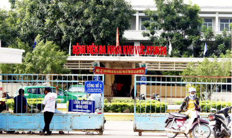 Kỷ luật nữ hộ sinh bị tố tắc trách khiến trẻ sơ sinh tử vong - Ảnh 1 Ky luat nu ho sinh bi to tac trach khien tre so sinh tu vong - Anh 1
