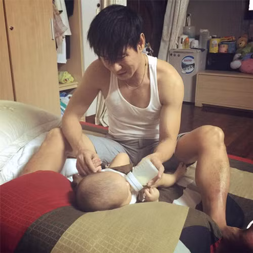 Những ông bố "bỉm sữa" được mê nhất showbiz Việt