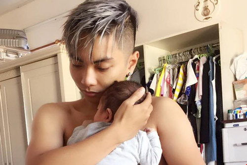 Những ông bố "bỉm sữa" được mê nhất showbiz Việt ảnh 3 Những ông bố ‘bỉm sữa’ được mê nhất showbiz Việt - 3
