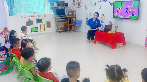 Giờ thực tập của sinh viên Trường Cao đẳng Sư phạm Trung ương - Nha Trang (Khánh Hòa). Ảnh: NTCC